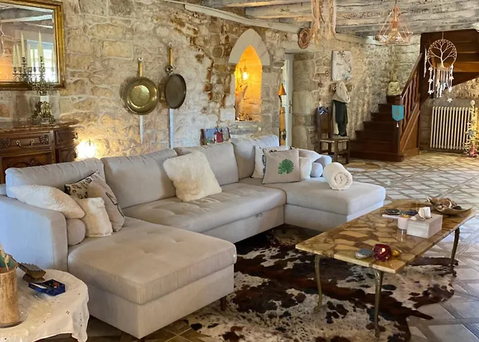 Les Carillons Du Bois De L'orme Hébergement de vacances Les Pechs-du-Vers