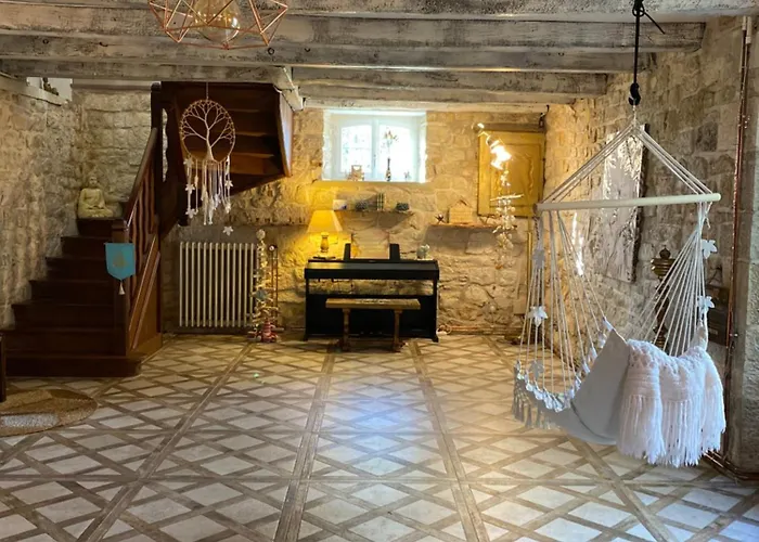 Les Carillons Du Bois De L'orme Holiday home Les Pechs-du-Vers